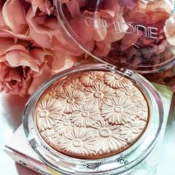 NEW Clinique Flower Lunar Pop Powder Highlighter - Picture 4 of 14